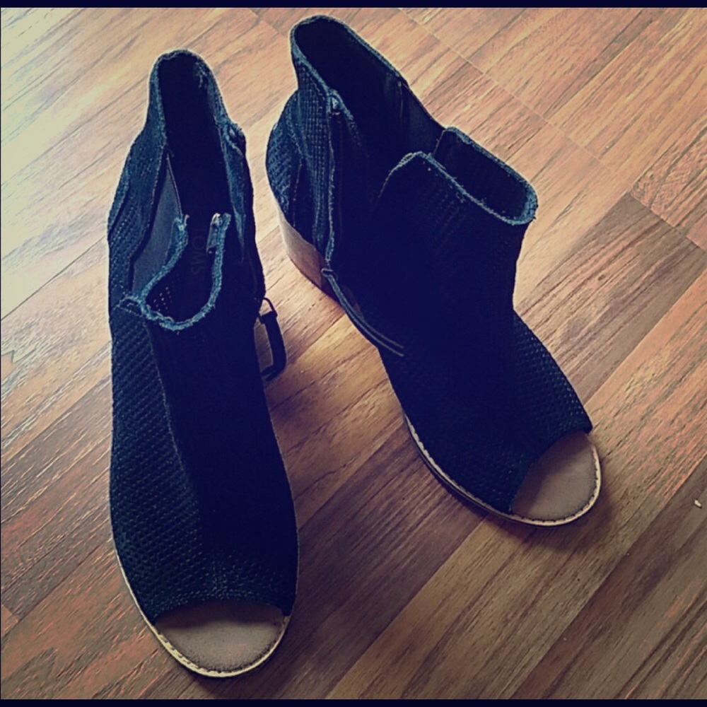Toms black peep toe